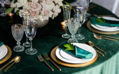 How to Set a Stunning Holiday Table